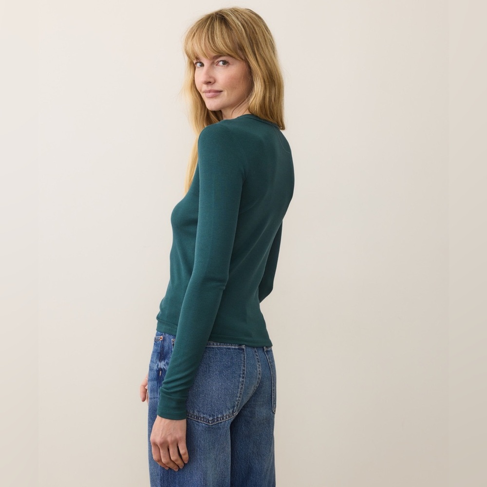 Women's Long-Sleeve Crewneck Top in Teal
